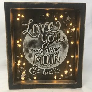 Light up signage “I love you to the moon & back”
